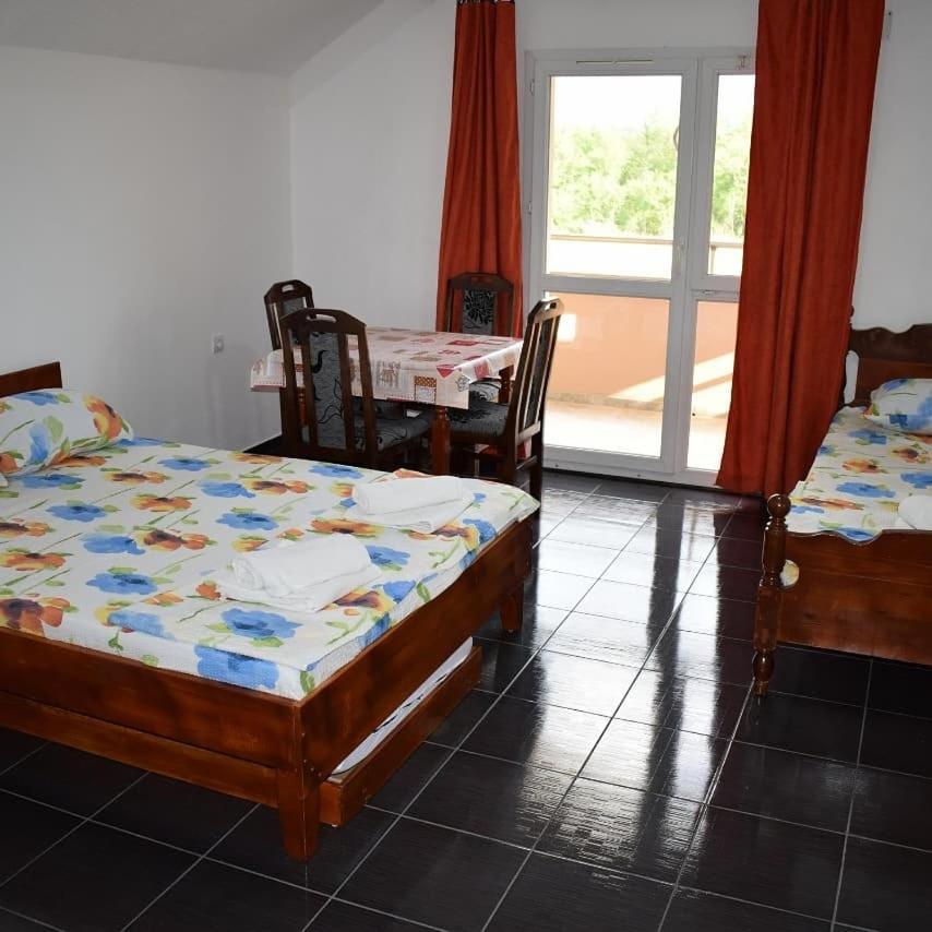 Ferienwohnung Srebrna Nit Veliko Gradište Exterior foto