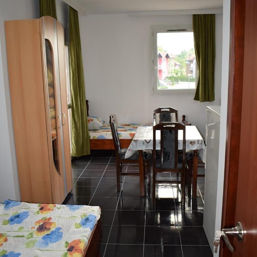 Ferienwohnung Srebrna Nit Veliko Gradište Exterior foto