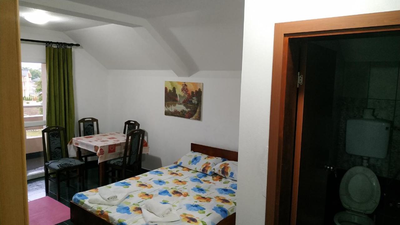 Ferienwohnung Srebrna Nit Veliko Gradište Exterior foto